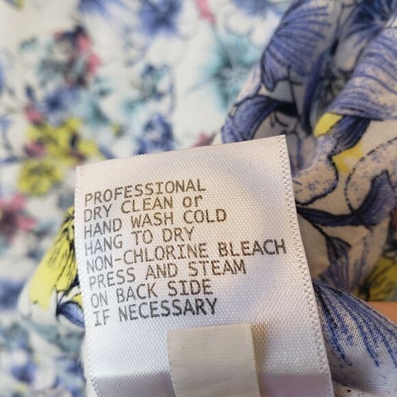 KENAR Cap Sleeve Floral Lightweight Blouse - Picture 6 of 9